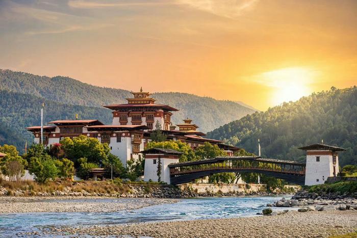 不丹,这里有最纯粹的信仰,有最朴实的生活,有最原始的风光