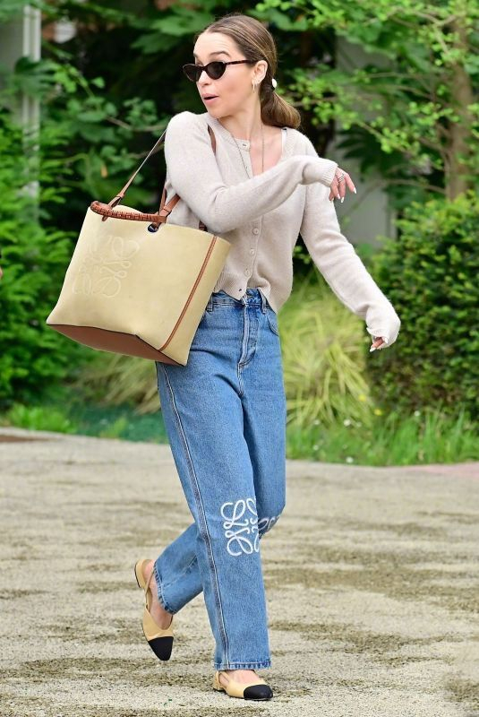 现身威尼斯的龙妈艾米莉亚·克拉克 (emilia clarke)