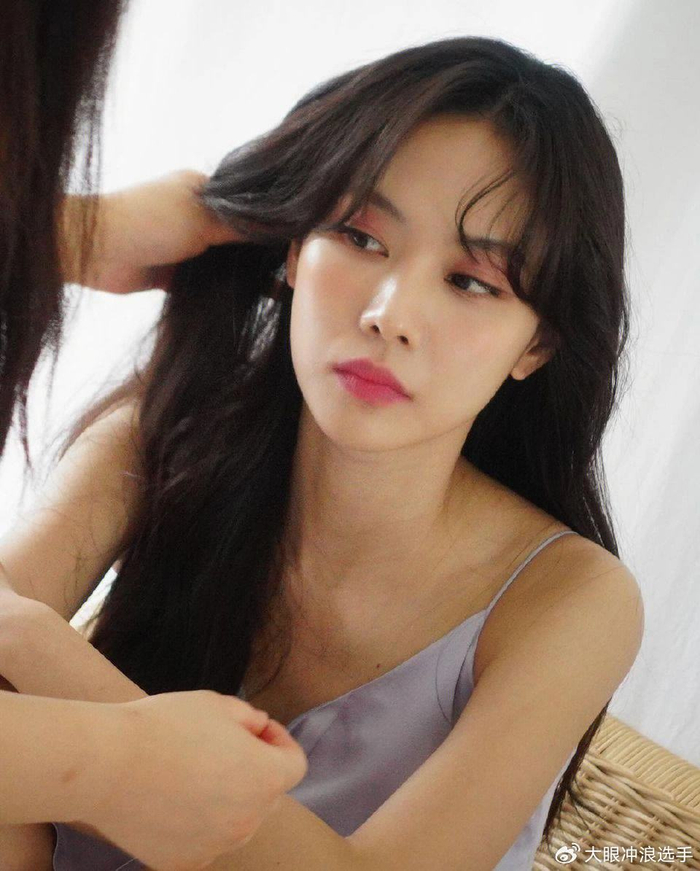 在2016年,王霏霏在微博上对中国南海事件发表了支持的言论,强调中国在