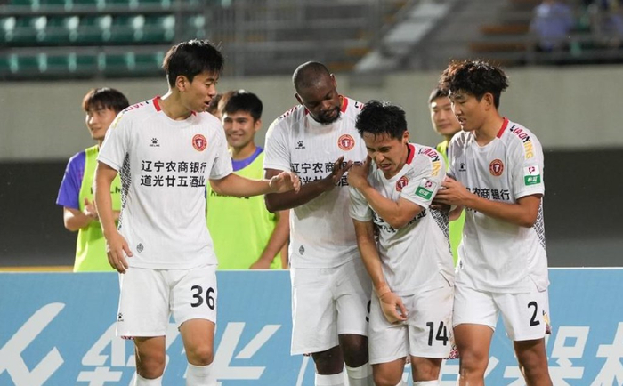 中甲最新积分战报：辽宁铁人征服魔鬼球场，重庆铜梁龙极限绝杀