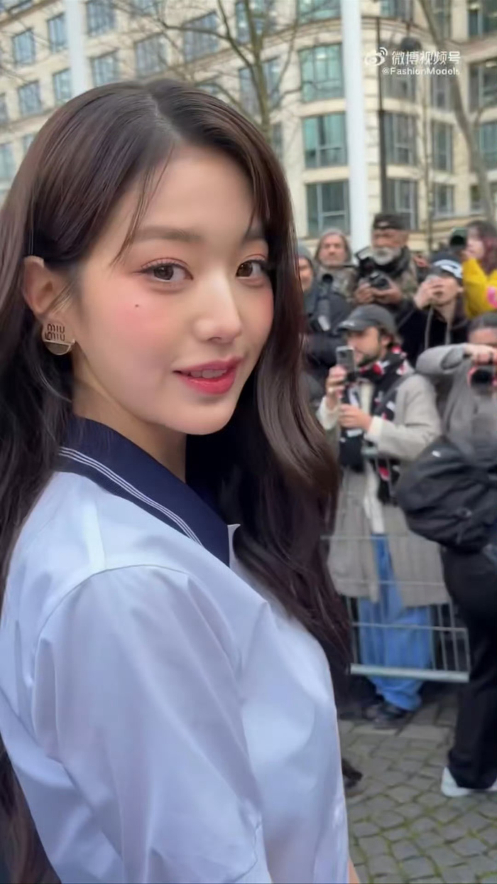 张元英miumiu大秀生图9615 姐,你真是天生就吃这碗饭的