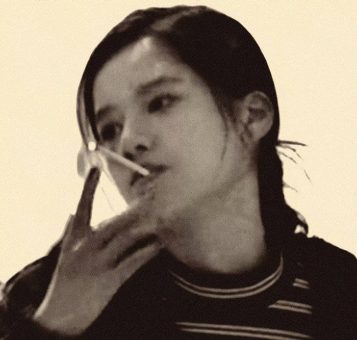 张婧仪的抽烟动作被热议了