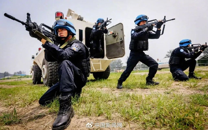 从0到“2700+”,这是中国维和警察的25年|联合国|维和行动|中国式现代化|联合国总部|联合国安全理事会_新浪新闻