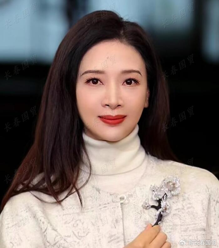 剧中红衣"蜘蛛精"扮演者姚嘉,当年拍《西游记》时,还是一名卫校的学生