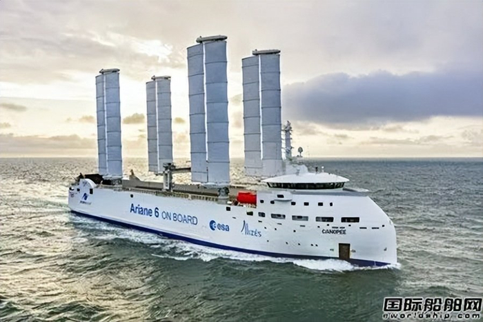 全球首艘风力辅助混合动力商船获2023年度船舶奖|翼帆|船舶|风力_新浪