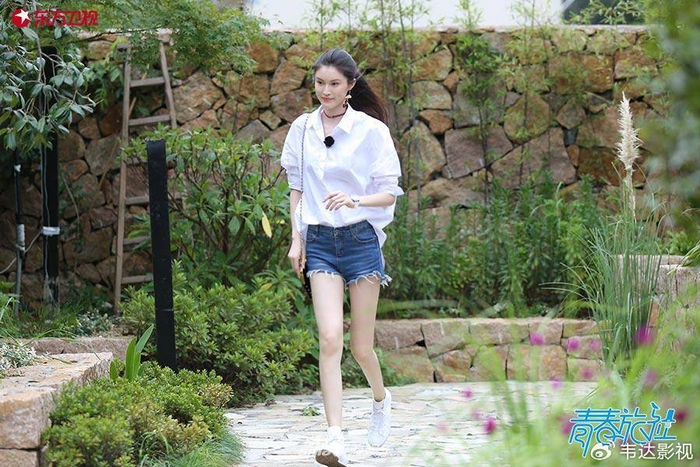 18年前,她靠着给李咏砸金蛋为生,如今摇身一变成了国际超模|央视|何穗