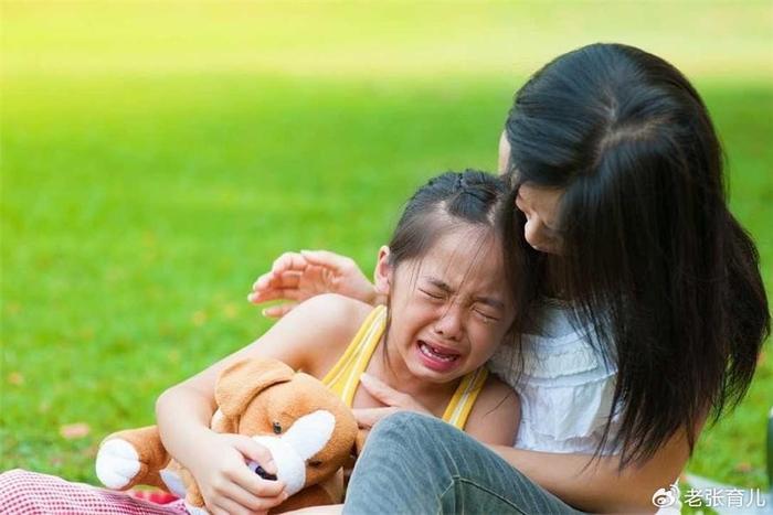 孩子爱哭易怒,可能是这些原因,父母要重视