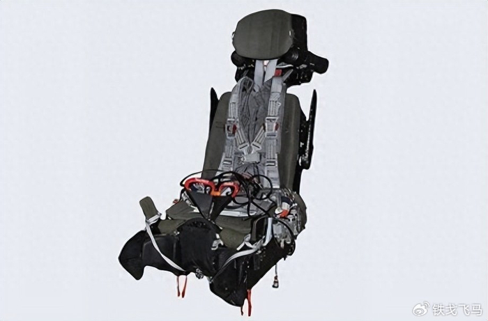 k36弹射座椅在大量的俄制战机上都有装备,目前印度空军的苏-30mki重型