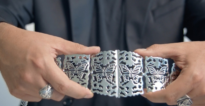 探索迪奥工坊寻找精致配饰背后的锻造细节