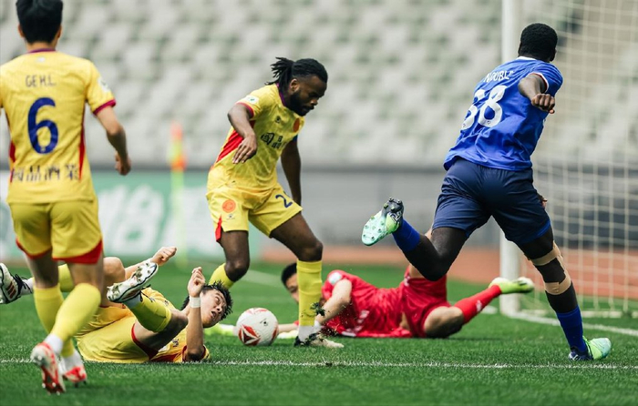 中甲外援控诉：球队错误治疗，导致伤病恶化，踢了4场就跟腱断裂