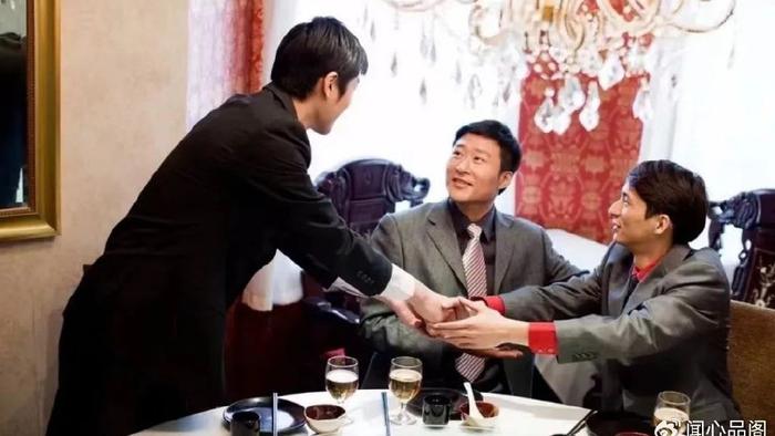 原创|吃饭时有3个习惯的男人，往往人品不好，不管是谁都别深交