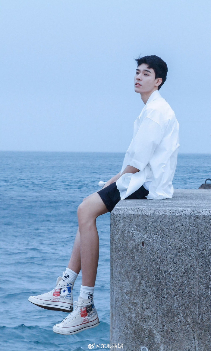 路透被拍到的成毅