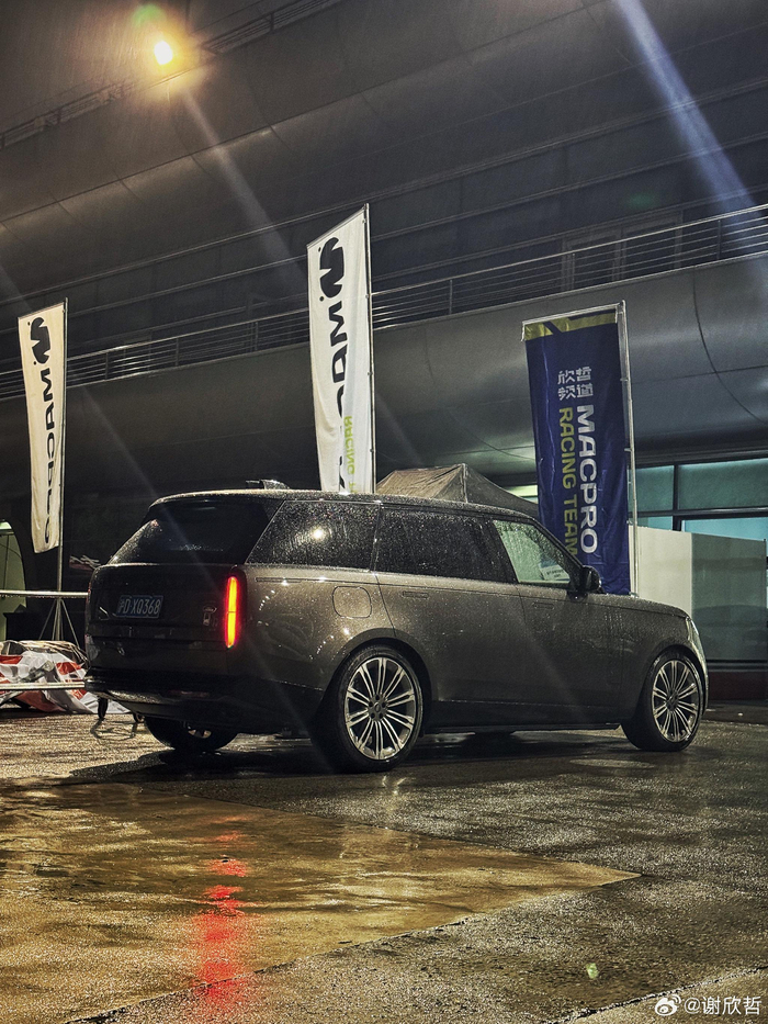 虽然重感冒,依然能处处感受到大揽胜的雄心和丝滑