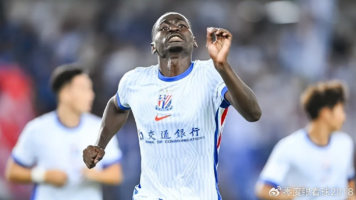 0：1！0：6！两豪门同时掉链子，中超争冠格局大变，一队成大赢家