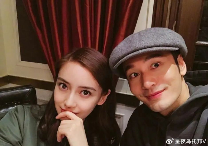 黄晓明和baby一起带儿子小海绵去迪士尼游玩.