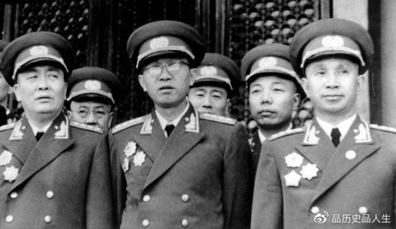 57位开国上将，担任高职的有很多，但达到正国级的只有两位