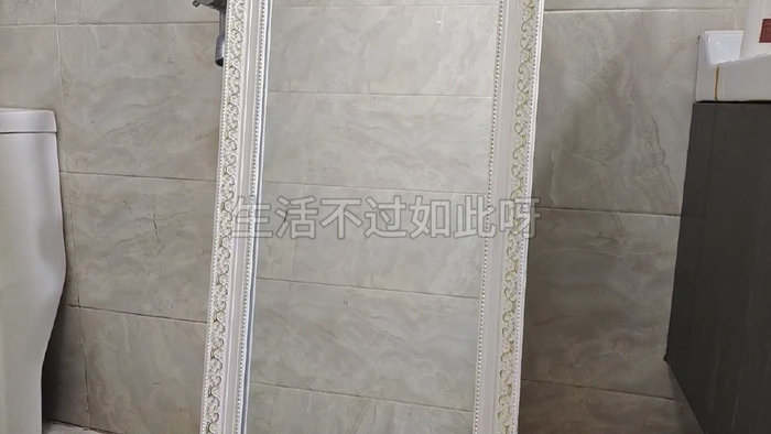 镜子也能偷窥人经常住酒店的朋友可要学会鉴别双面镜