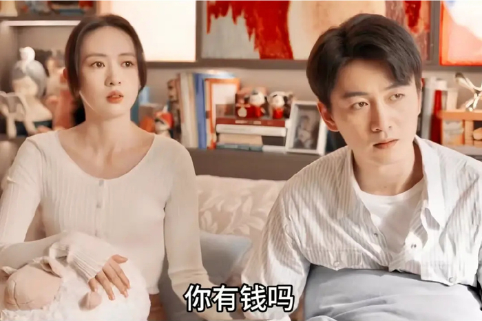 童瑶拉不上的露肩装,陈晓苏感爆棚的吻,让家庭剧也有了天花板|童瑶