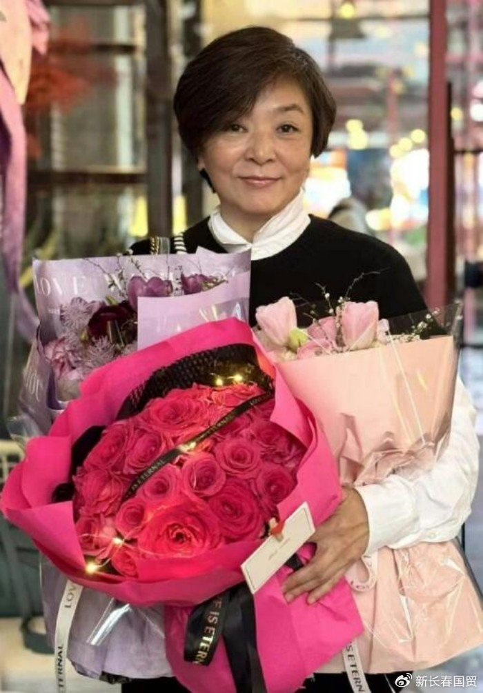 如今陈玉莲已退出演艺圈多年,很少公开露面了.