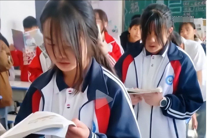 事实证明:留这种发型的初中女生,普遍缺乏自信,父母千万别大意
