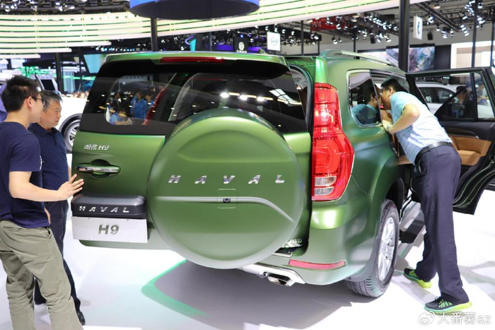 全新哈弗h9实车现身,车长5米 墨绿色涂装,配2.4t柴油 四驱