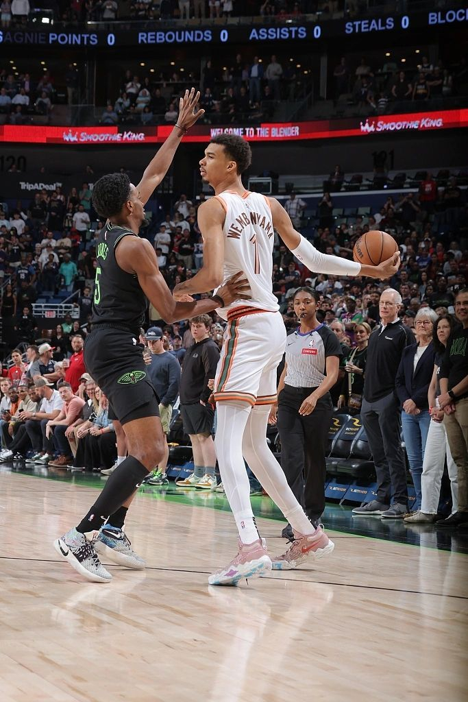 爆冷取胜文班亚马17129格拉汉姆205马刺关键时刻逆转鹈鹕队