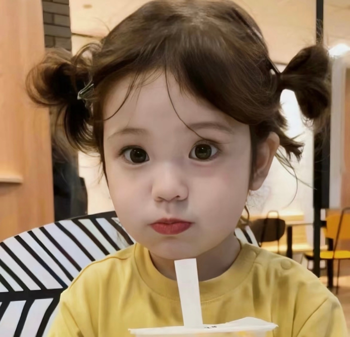 佳佳我的新晋互联网女儿,她真的好可爱…|黄佳|古灵|精怪|小女孩|抱一抱_新浪新闻