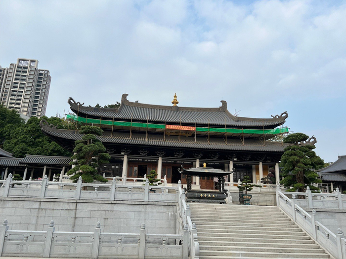 骑行路过中山坚持社会主义核心价值观的佛教寺庙记录下