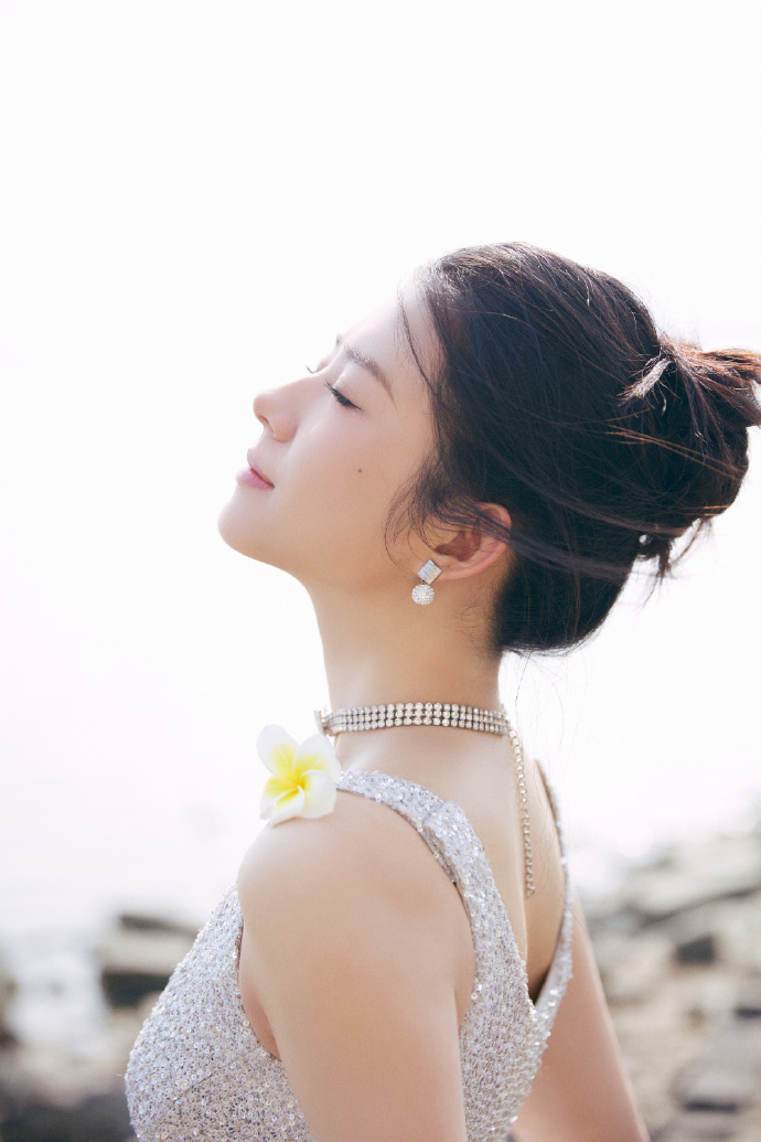 何蓝逗美人鱼长裙又甜又美