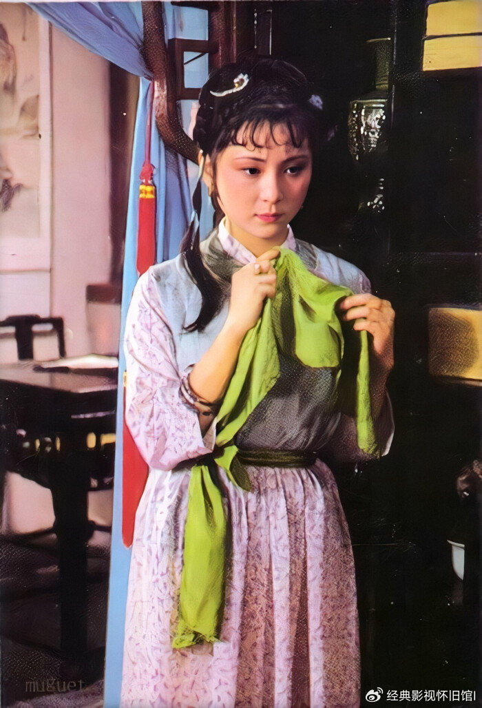 87版《红楼梦》晴雯剧照:最美丫鬟当如是,清秀中透着伶俐