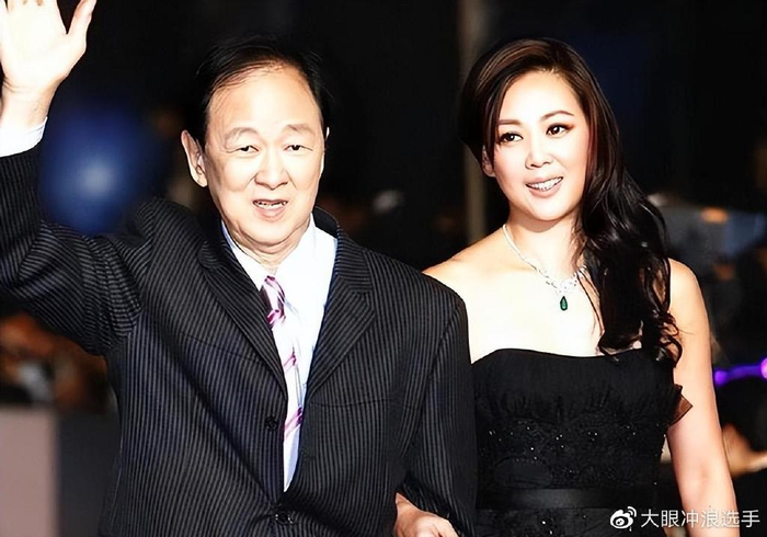 让谢贤爬来台湾见他帮成龙摆脱虎口黑白通吃的王羽到底是谁