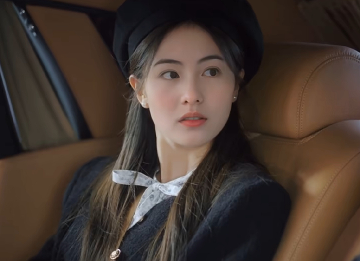 但如果换成张柏芝的脸,那些赞美女主美貌的台词都变得合理了.