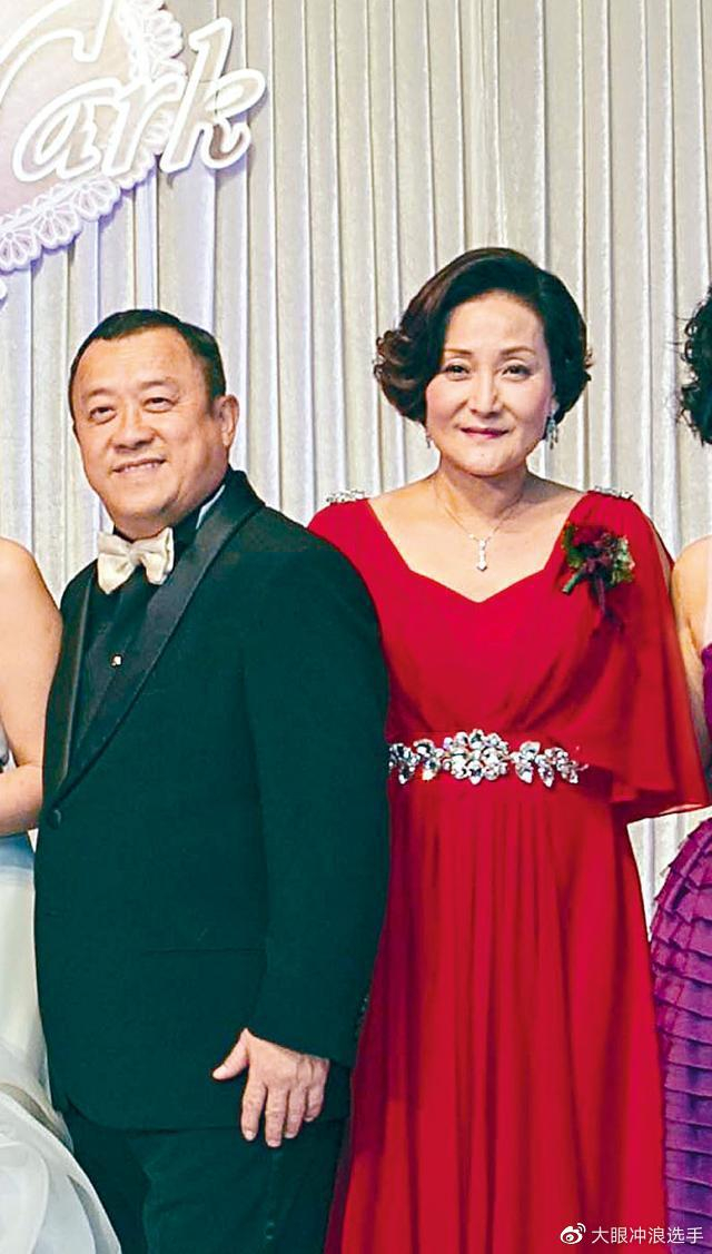 侵犯当红女星,潜规则影后,带女模"扯皮条"|曾志伟|蓝洁瑛|王美华_新浪