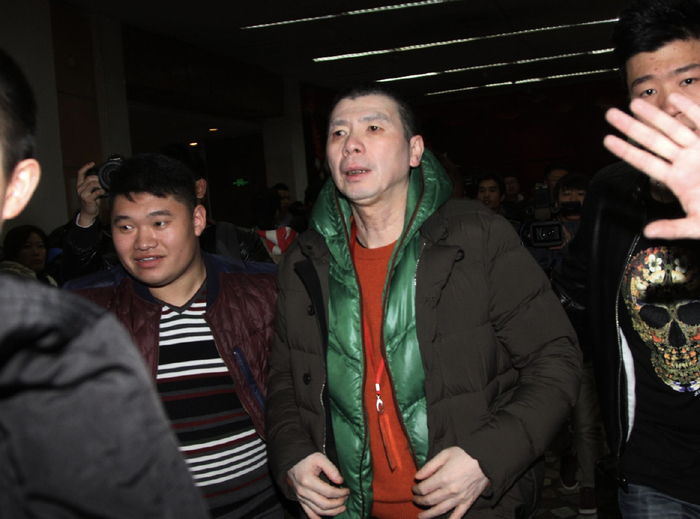 三,黄子韬借着老板员工名义谈恋爱