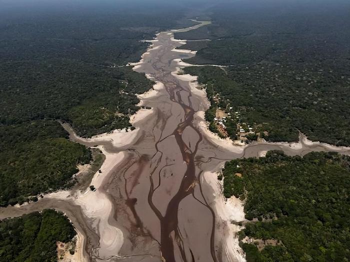 亚马孙河水量大的原因图片
