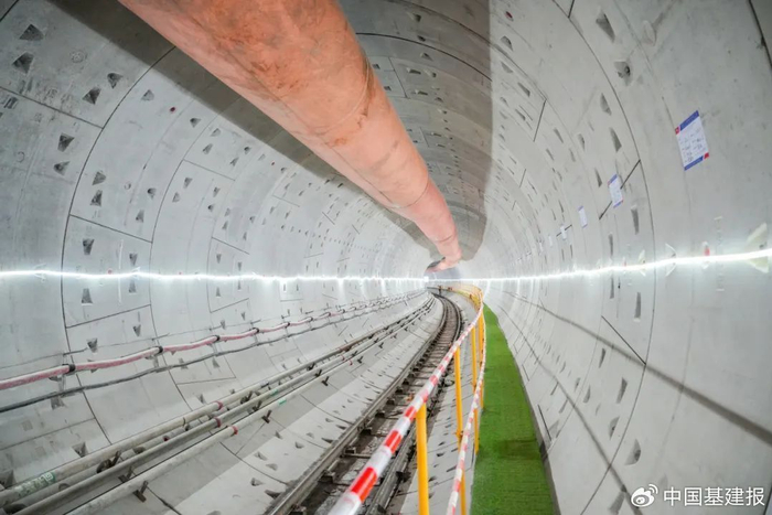 深圳地铁16号线二期工程全线最长区间隧道顺利贯通