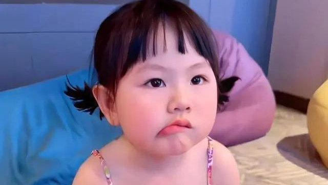 “千万网红”瑶一瑶，从一岁就开始赚钱，至今还没上幼儿园