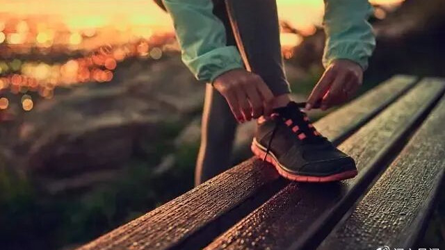 原创|“有钱没钱,一看便知”:长期缺钱的人,离不开四个习惯