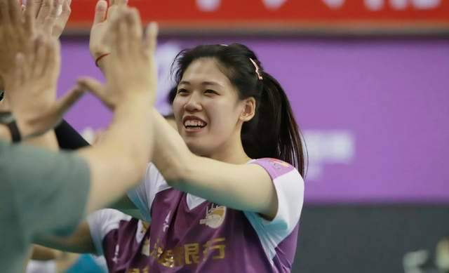 天津女排世俱杯添阻力!杨艺受伤让李盈莹辛苦,王艺竹适合当接应__财经