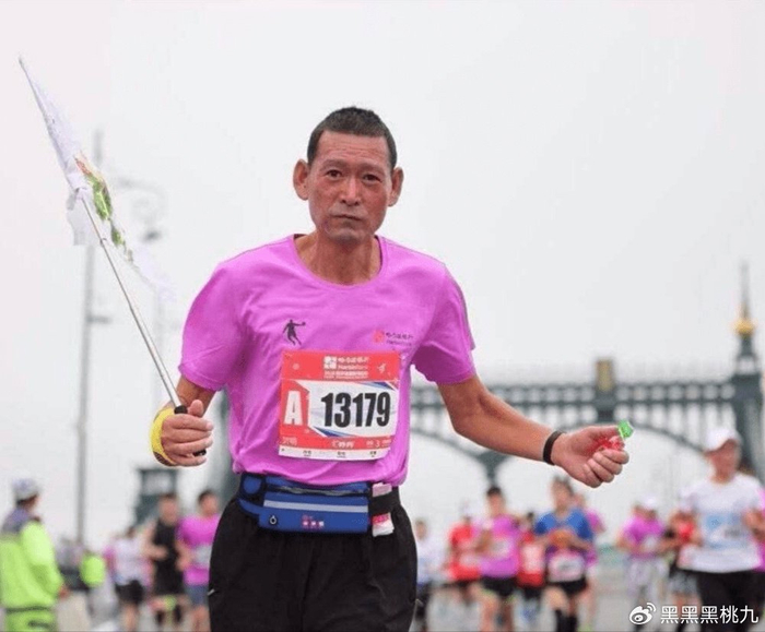 这个奇迹般的变化给了贺明更多的信心.