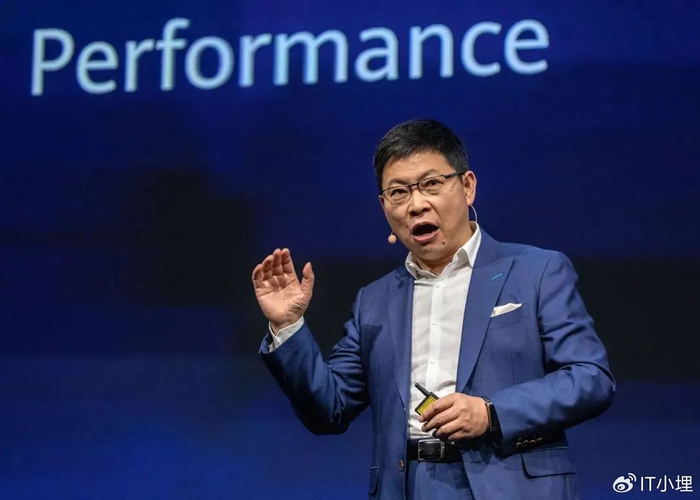 发布会撞期，华为「硬刚」苹果的背后，余承东：划时代产品！-华为mate40e发布会视频