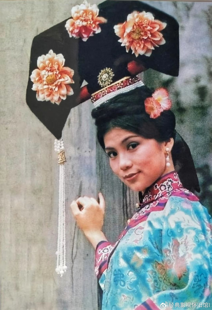 翁美玲《十三妹》剧照:这是她第一次演戏,饰演的双格格真漂亮