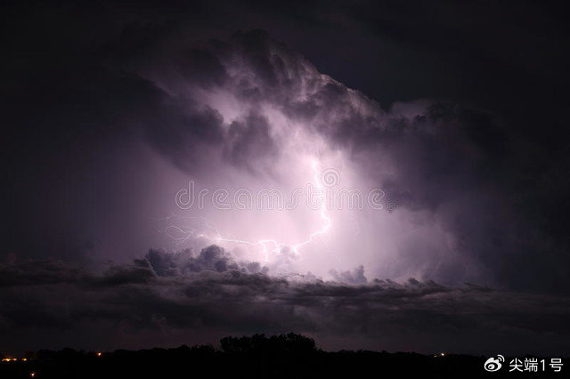 大地磁暴,西湖青云"化龙",锁龙井链段,这些怪事有内在