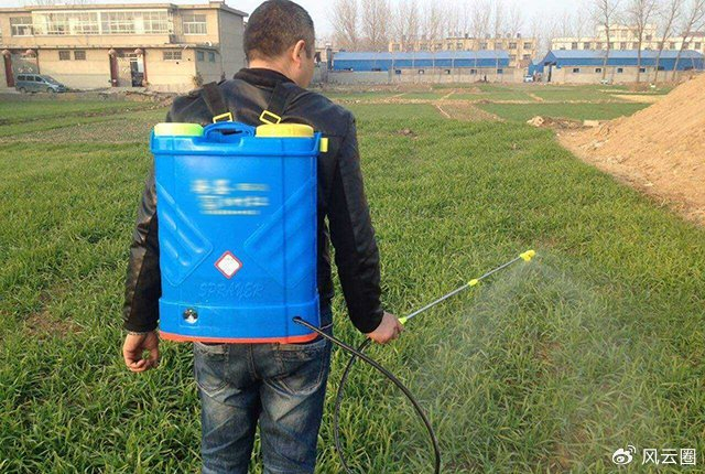 同样是喷除草剂,农民用的效果大相径庭,5个方面要重视!