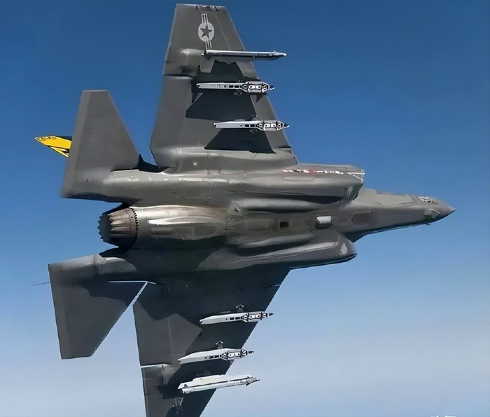 买F-35是澳大利亚最大错误!澳专家:四大缺点,根本无法和J-20对抗