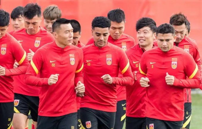 3人退出，国足选帅重创，1本土+2外教，1人去日本，新帅4选1