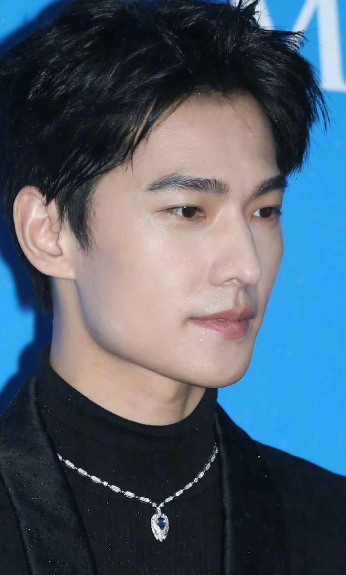 杨洋是不是有生图牛逼症,任何时间段的生图都很能打