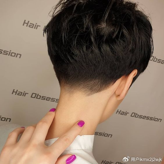 二月二龙抬头,女士推边短发很不错,你剪了吗?