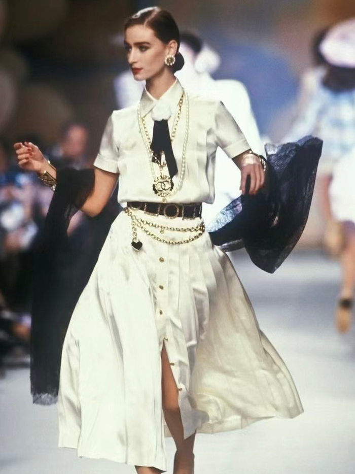 80年代明媚大方的女性力量 1988年香奈儿经典秀场