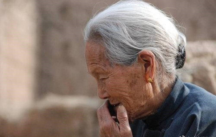 等到满头白发,孩子们都长大,你还是当年的你吗?